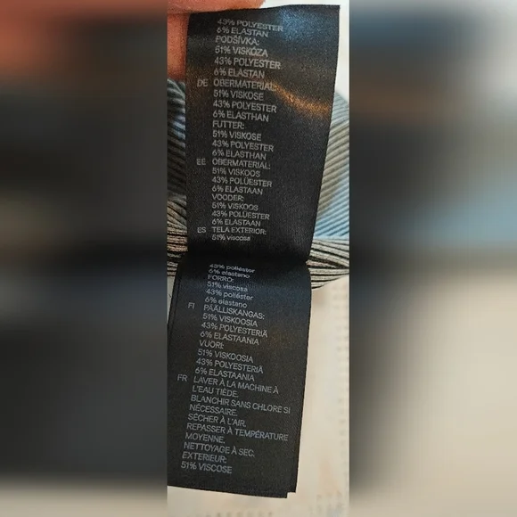 🌟NWOT H&M Classic Gray Knee Length Stretchy Dressy Work Pencil Skirt 🌟 - Picture 4 of 6